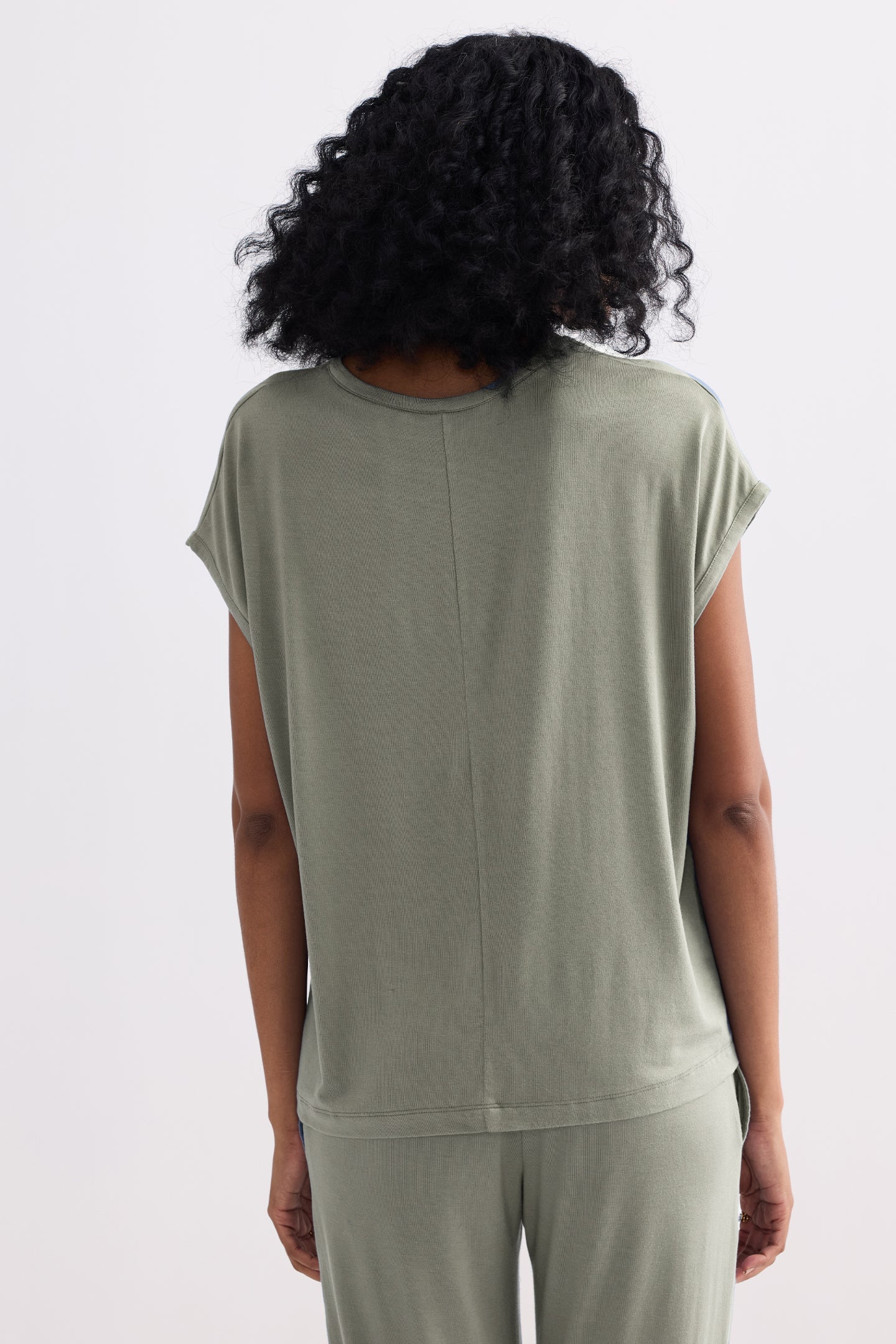 Relaxed Tee in Olive